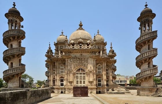 Sacred Junagarh: Pilgrimage & History Tour From Rajkot