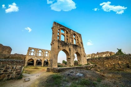 Fort, Palaces, Temples & Beach