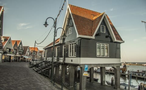 Amsterdam City Break: 6-Day Tour with Landmark Highlights