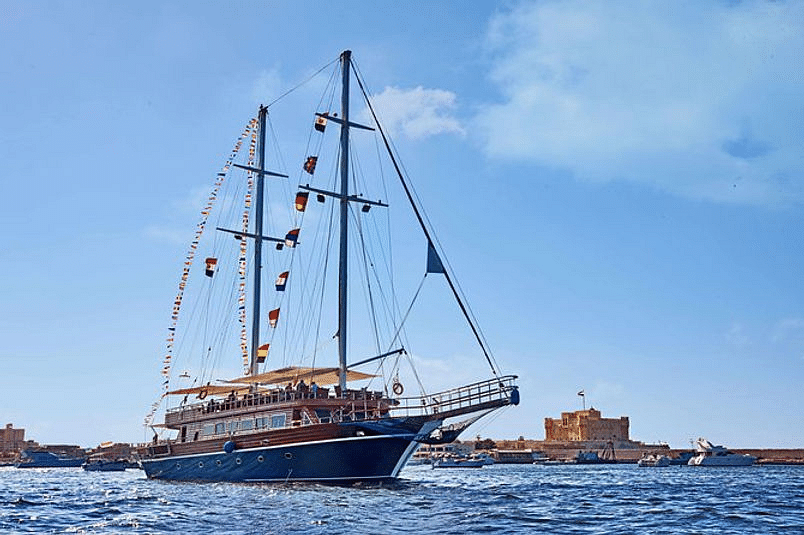 Pirate Boat Adventure in Hurghada: Snorkeling, Treasure Hunt & Fun!