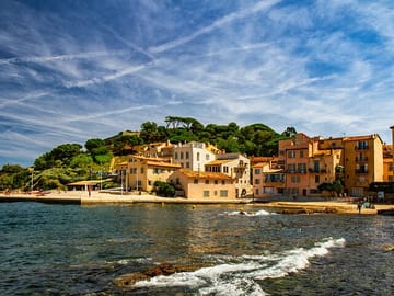 Private Guided Walking Tour of Saint-Tropez Highlights