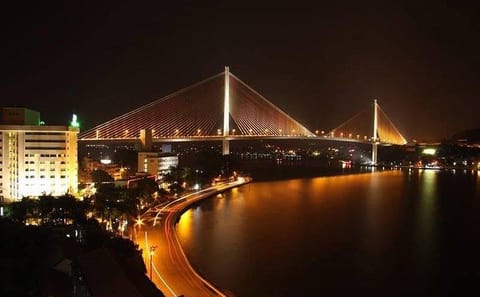 Night Tour of Ha Long Bay and Hạ Long City Highlights