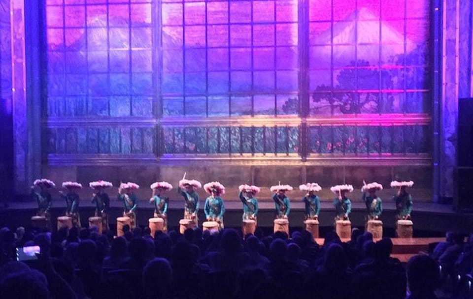 Folkloric Ballet Performance in Mexico City with Transport