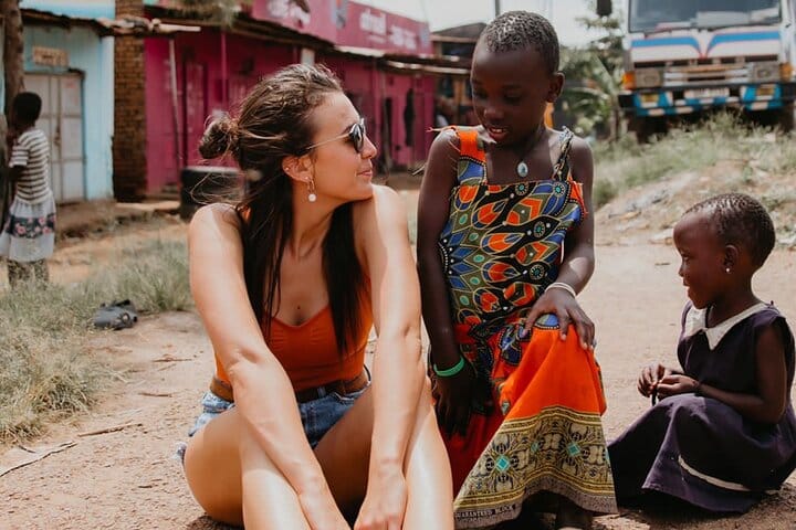 8-Day Private Wildlife Viewing and Chimpanzees Tracking Safari