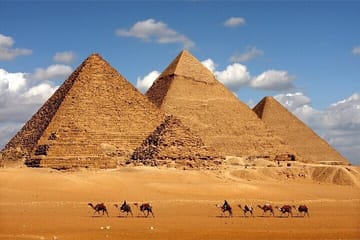 Private Day Tour of Giza Pyramids and Egyptian Museum
