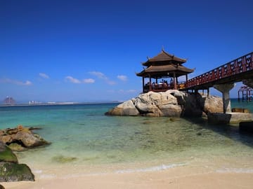 Sanya: Wuzhizhou Island Coral Reef & Marine Park Day Tour