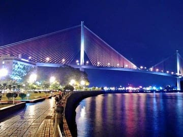 Night Tour of Ha Long Bay and Hạ Long City Highlights