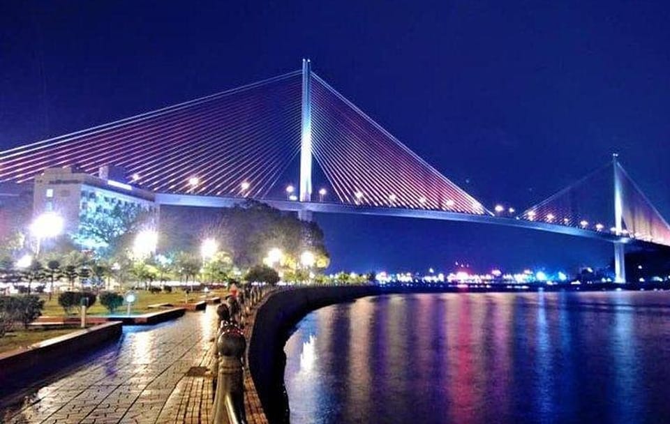 Night Tour of Ha Long Bay and Hạ Long City Highlights