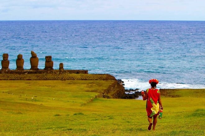 Discover the mystical Easter Island and its famous gigantic stone statues 8
