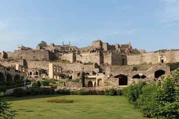 Heritage Forts, Palaces, and Backwater Cruise in South India