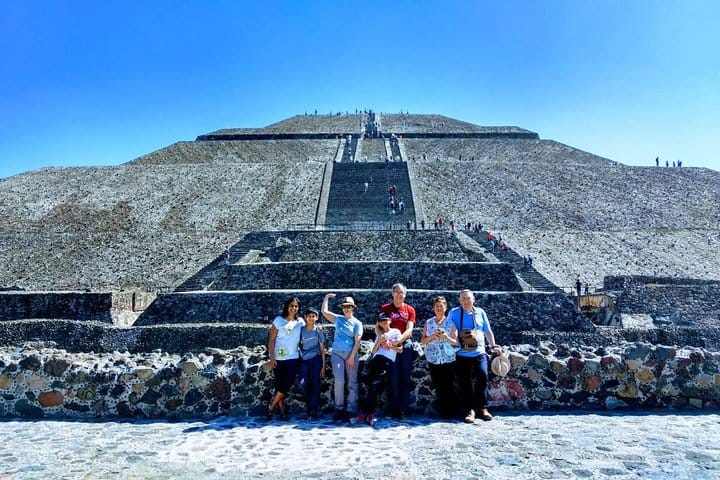 Private Tour Layover in Mexico know Teotihuacan and Guadalupe Shrine