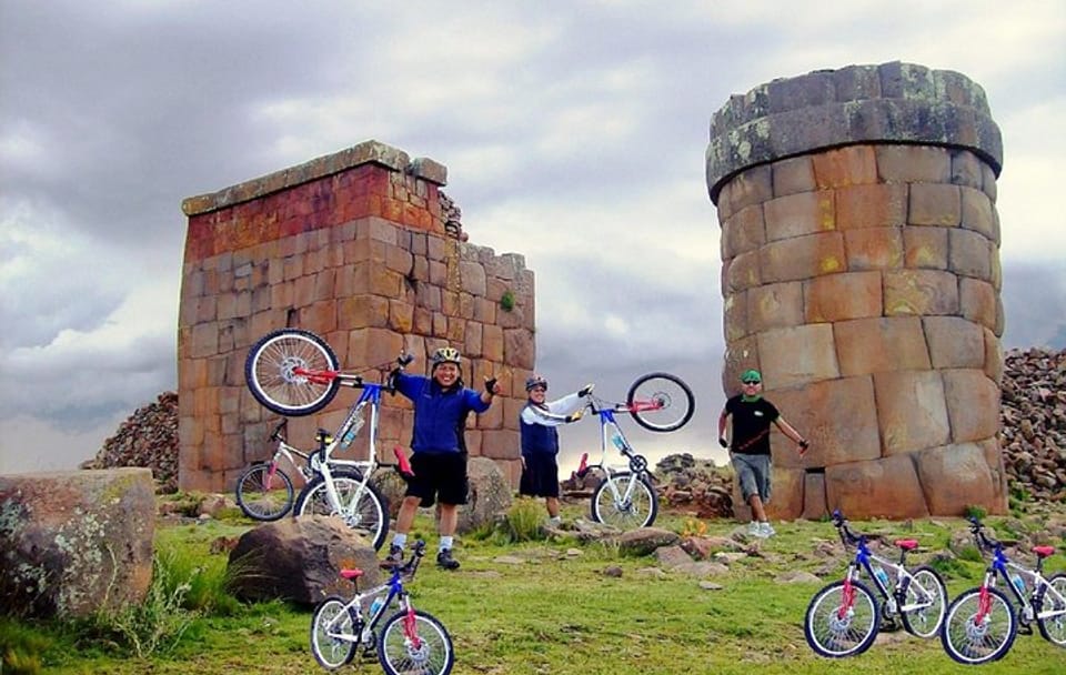Sillustani Bike Tour through Puno's Scenic Landscapes