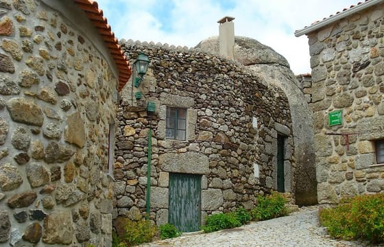Full-Day Portuguese Historical Villages Private Tour