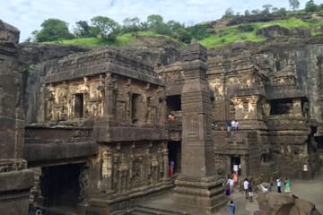 Cultural Tour of Mumbai to Hyderabad: Caves and Temples