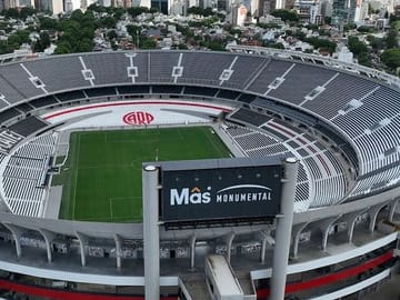 Boca Juniors and River Plate Stadiums Tour in Buenos Aires