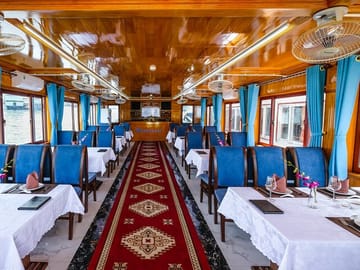 Wonder Bay Cruise Halong Day Boat Tour from Harbor (34 Paxs Max)