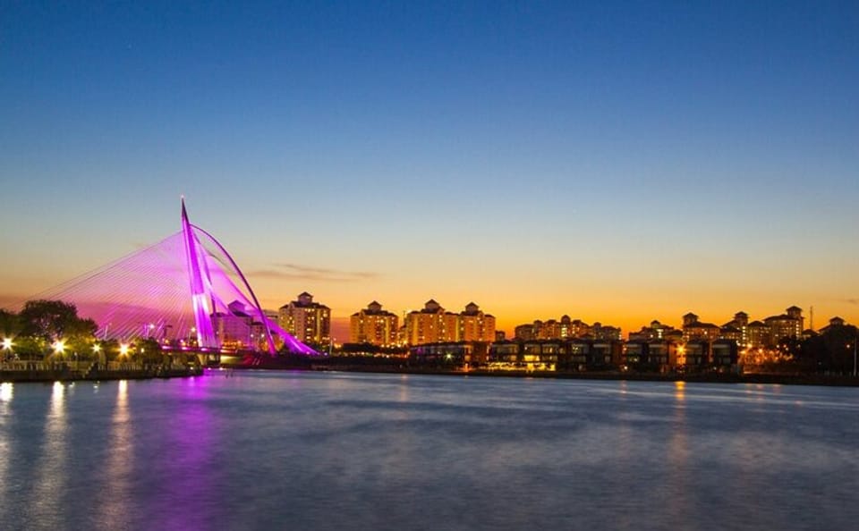 Private Sunset Cruise in Putrajaya and Kuala Lumpur Night Tour
