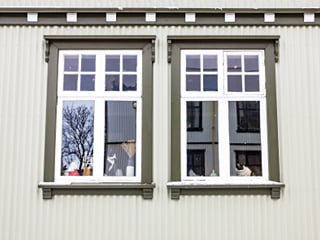 Another look at the cat-cafe from outside