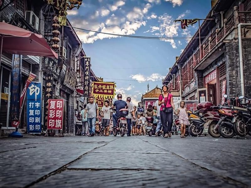 Luoyang Luoyi Old Town Walking Tour with Lijingmen Day Visit