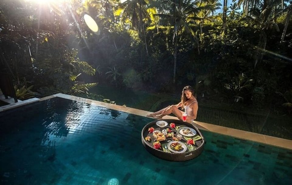 Private Floating Breakfast and Spa Experience in Ubud