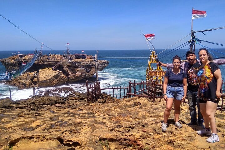 TIMANG BEACH In the end, we only regret the chances we didn’t take." Pesan sekarang!!! wa.me/6281804128869 #borobudurtemple #Timangbeach #mountmerapi #jomblangcave #explorejogjakarta