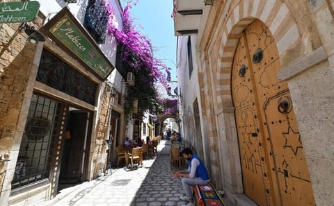 Private Tour of Bardo Museum, Zitouna Mosque & Medina in Tunis