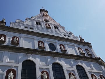 Guided Tour of Historic Churches in Munich