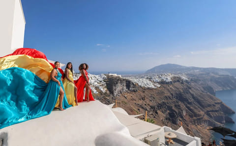 Private Photography Tour in Fira, Santorini with Dress Shoot
