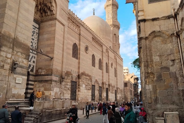Historic Islamic Cairo Walking Tour and Street Food