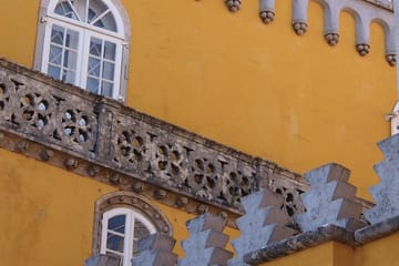 Explore Pena Palace and Moorish Castle in Sintra