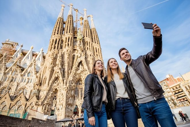 Sagrada Familia tour – Cobblestone Road Barcelona