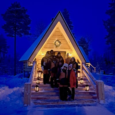 À la recherche des aurores boréales – Balade en traîneau à rennes sous le ciel arctique