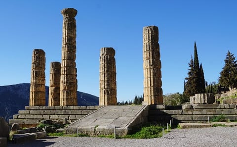 Private 4-Day Tour of Delphi, Meteora, Dion from Athens