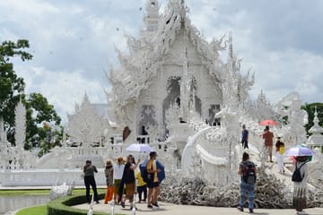 Private Art and Temple Tour in Mueang Chiang Rai
