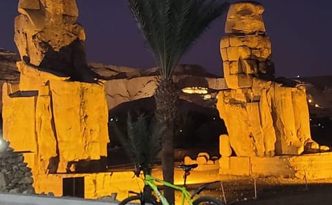 Luxor Bike Tour of the Valley of the Kings and Hatshepsut