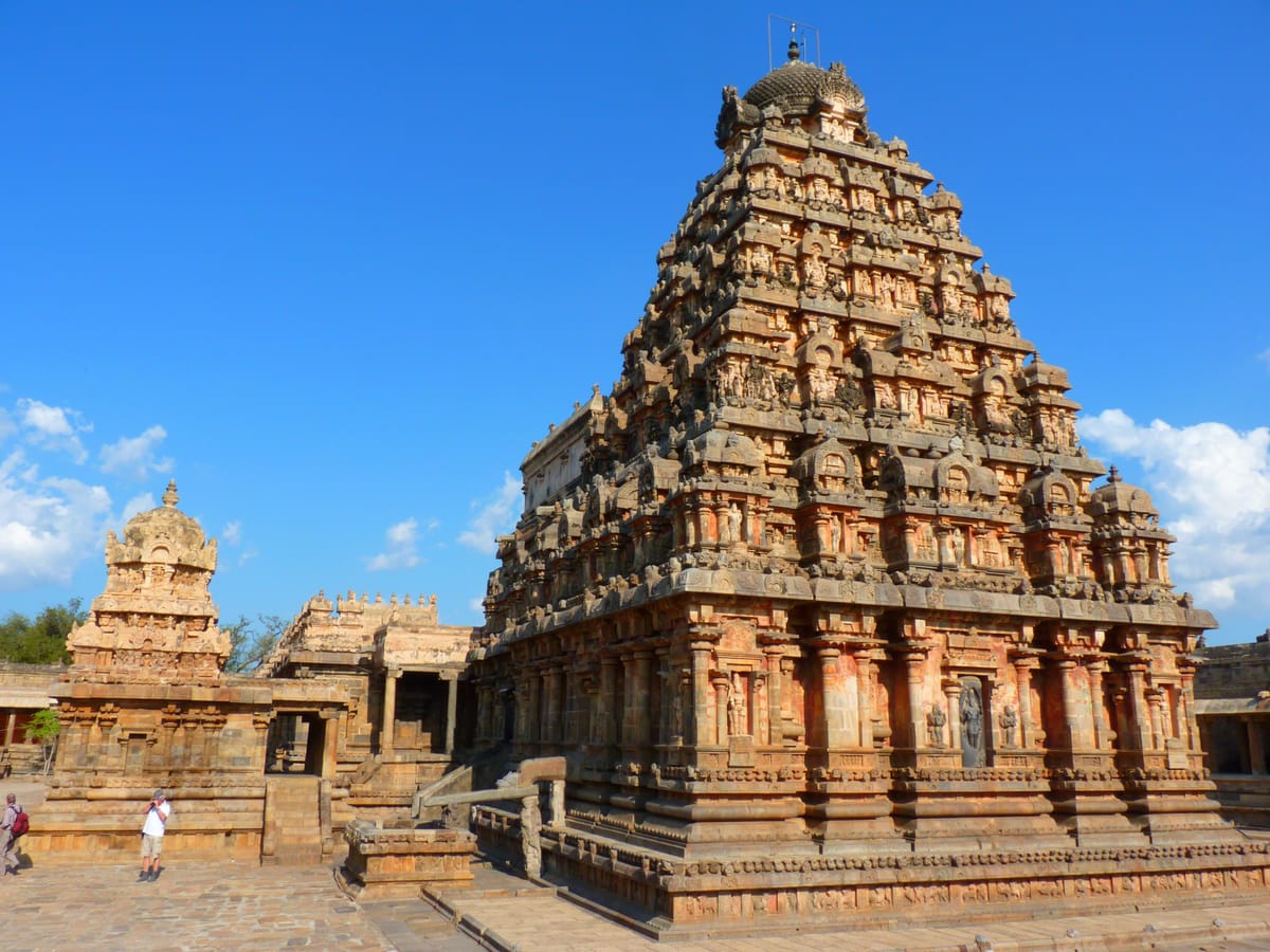 Backwaters & Beyond: Exploring South India’s Temples