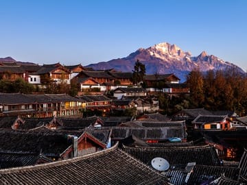Lijiang: Baisha Village Frescoes, Yufeng Temple & Naxi Heritage Day Tour