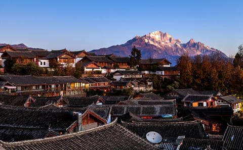 Cultural Day Tour of Baisha Village and Yufeng Temple in Lijiang