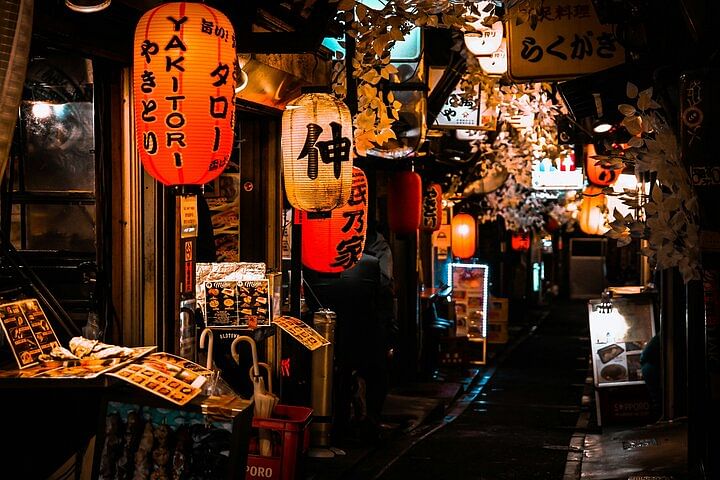 Kyoto Food and Drinks Night Tour with a Chef!