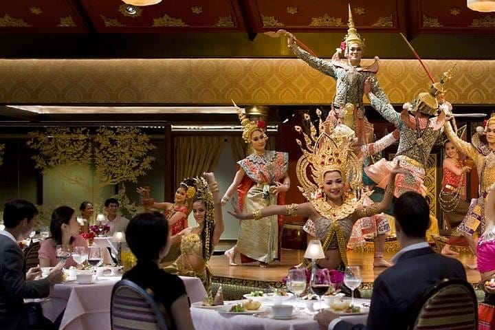 Gourmet Dinner & Spectacular Show at Mandarin Oriental 4