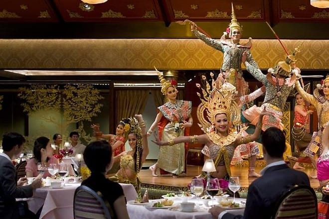 Gourmet Dinner & Spectacular Show at Mandarin Oriental photo 4