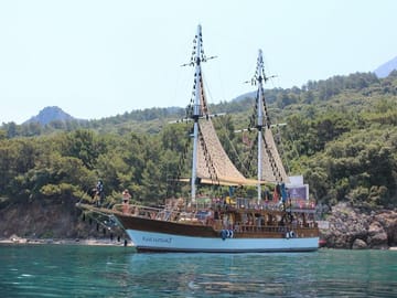 Kuşadası National Park Boat Tour with Lunch and Transfers