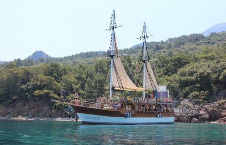 Kuşadası National Park Boat Tour with Lunch and Transfers