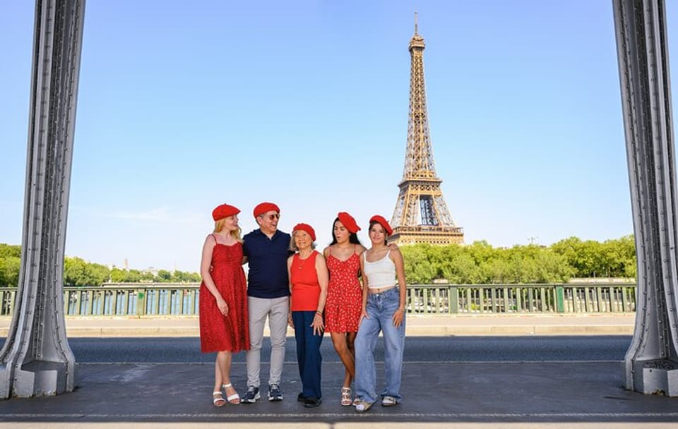 Professional Photo Shoot at the Eiffel Tower in Paris