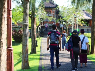 Stroll around Bali landmarks