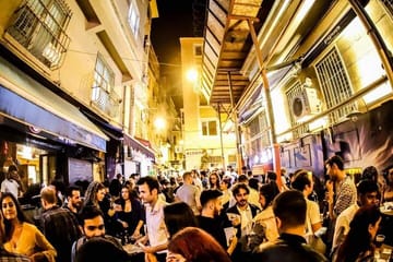 Istanbul Pub Crawl: Adults-Only Nightlife Adventure