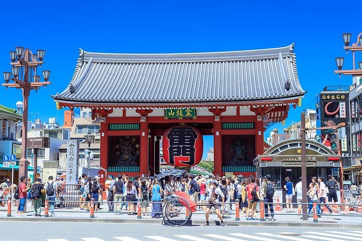 Asakusa: Private Tour for Families with Amusement Park Visit