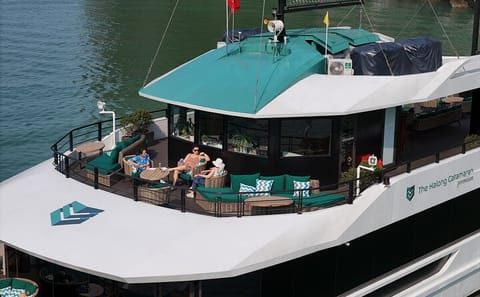 Luxury Catamaran Cruise in Lan Ha Bay from Hanoi