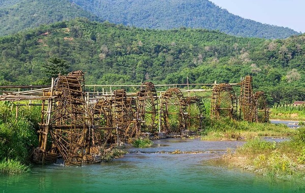 Pu Luong 3 Days Tour from Hanoi : Waterfall, Cave & Water Wheels