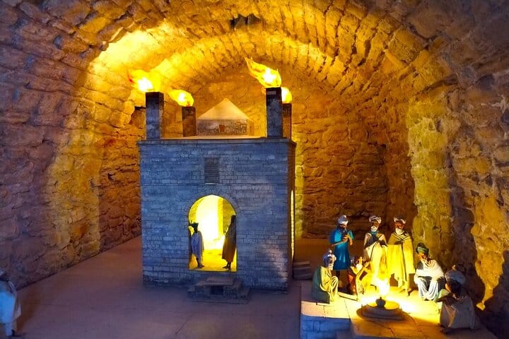 Fire temple-Ateshgah-FIre worshippers legacy tour-FIre tour_absheron tour_VLA Travel_hindu temple baku